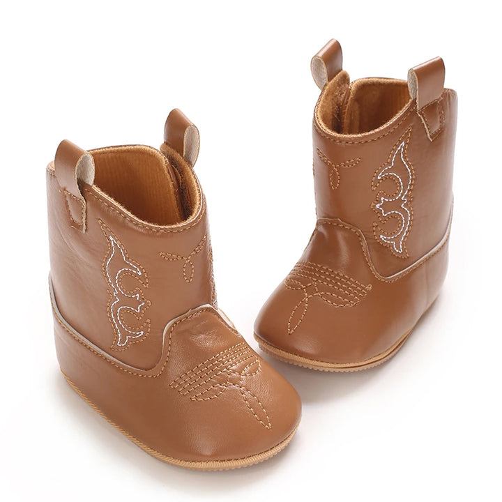 Fashionable and popular baby shoes